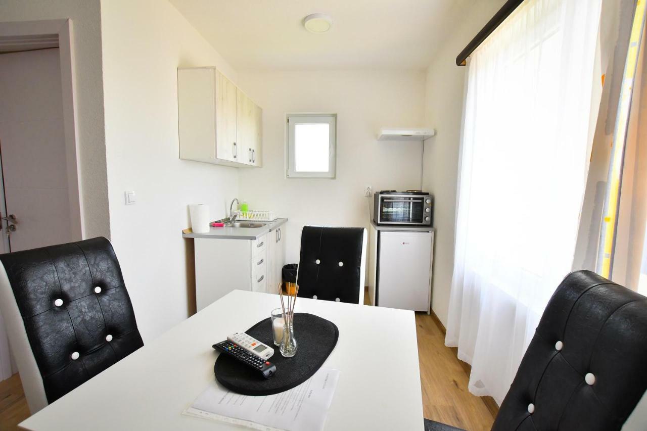 Vulsa Apartmani Kladovo Kültér fotó