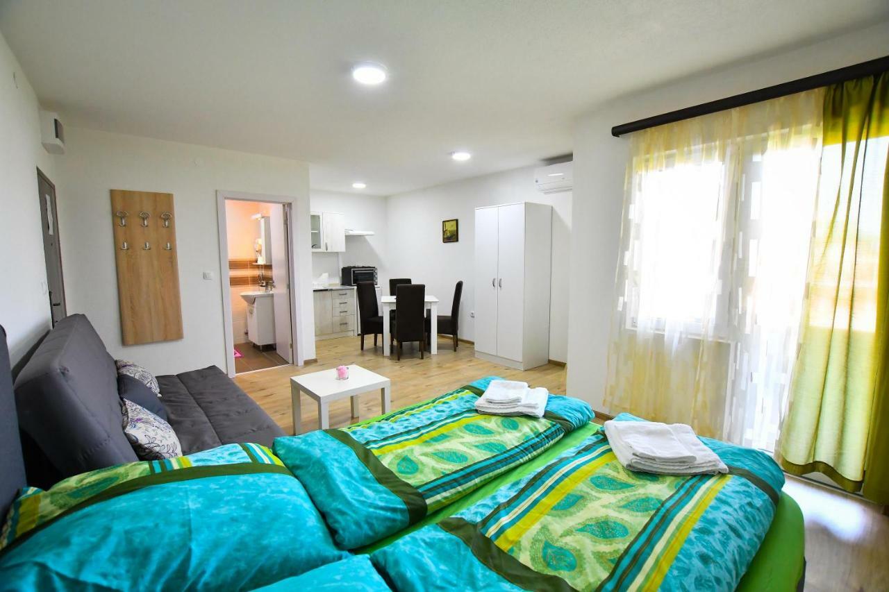 Vulsa Apartmani Kladovo Kültér fotó