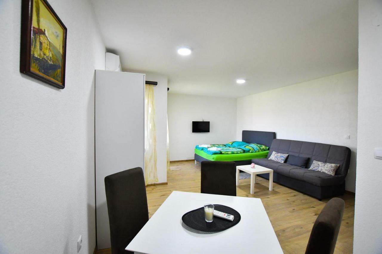 Vulsa Apartmani Kladovo Kültér fotó